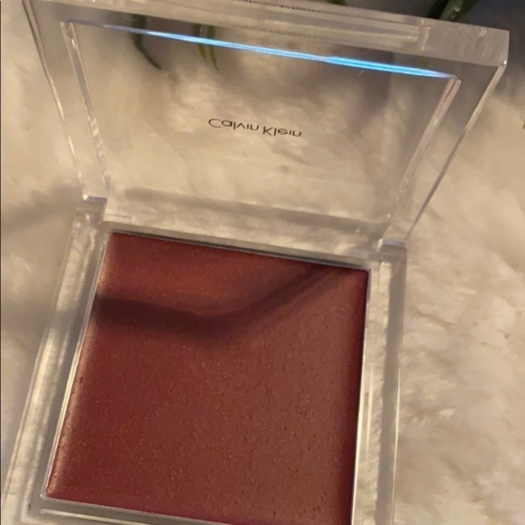Calvin Klein cheek color wash 04 blushing - Picture 5 of 12